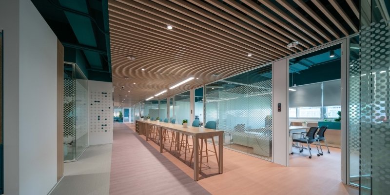 2025最新辦公室裝修指南:4大風格+設計細節,打造高效舒適職場環境